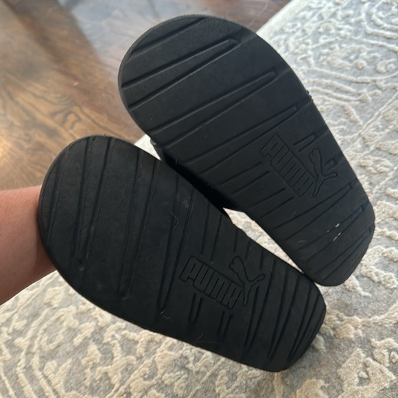 Puma Size 11 Black Adjustable Slides - Picture 3 of 3